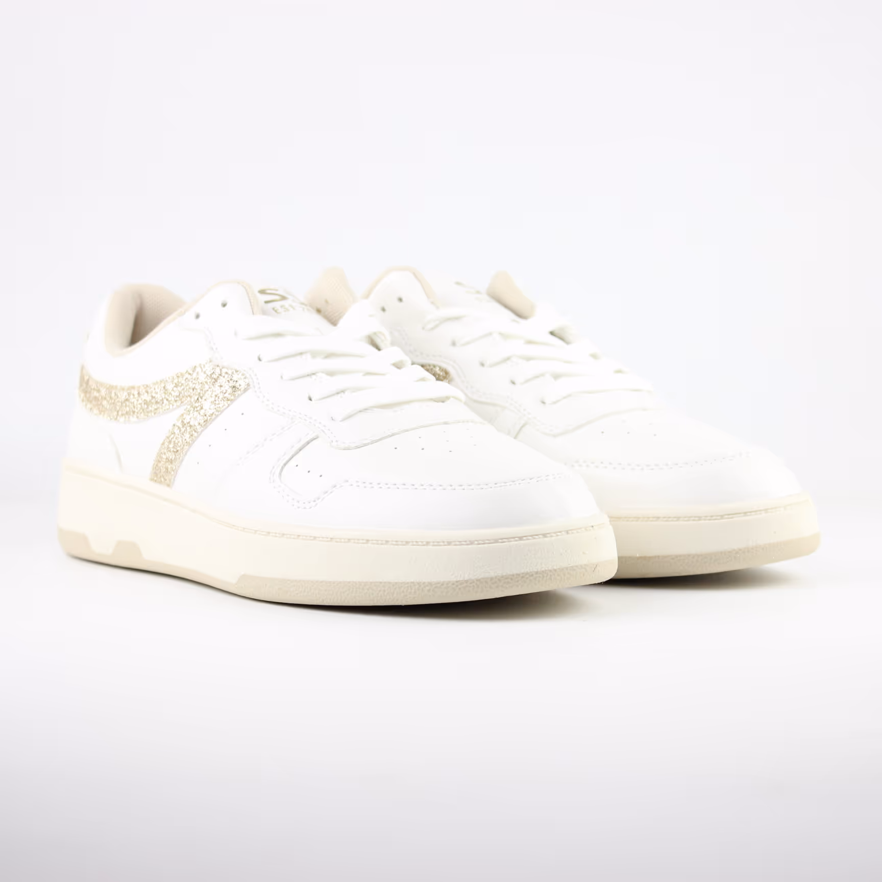 591250-WHT-PLA_1