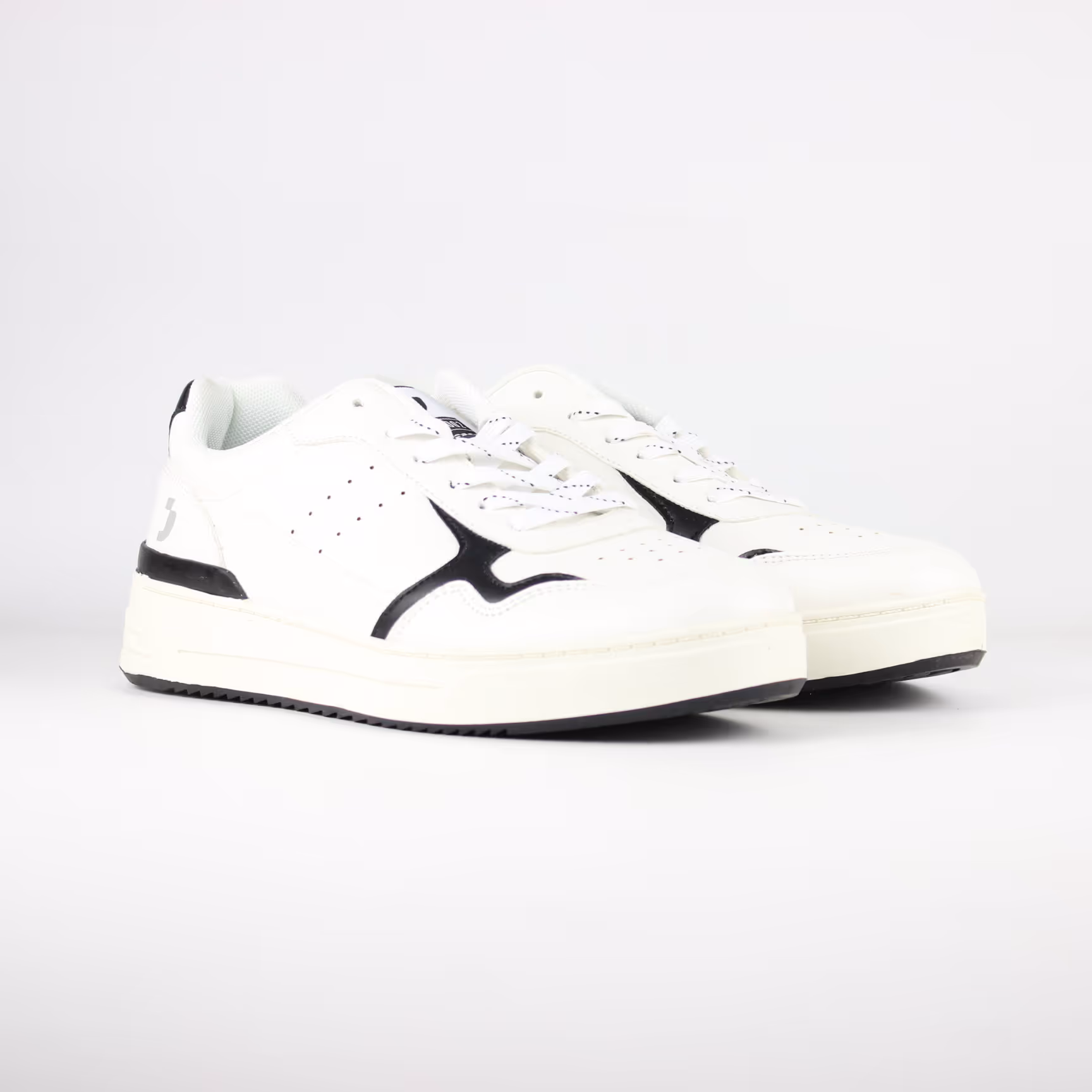 609470-WHT-BLK_1
